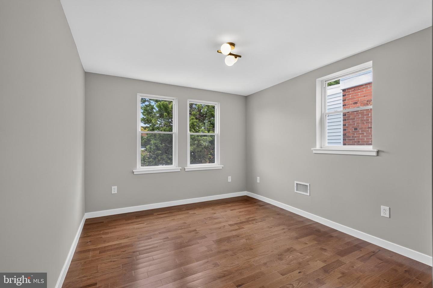 1509 Kinsdale St Property Photo 12