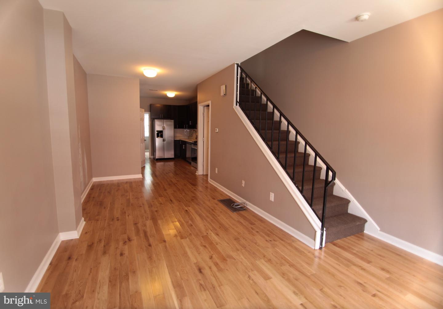 1534 Fontain St Property Photo 2