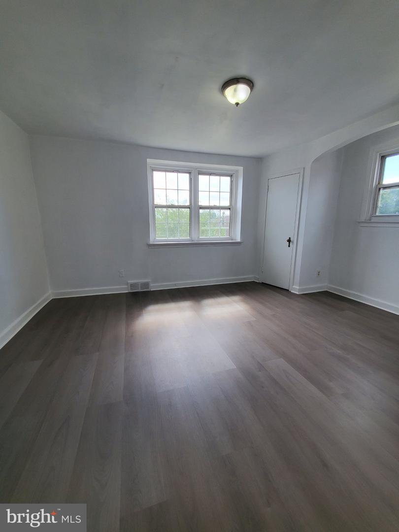 1141 Kerper St Property Photo 18