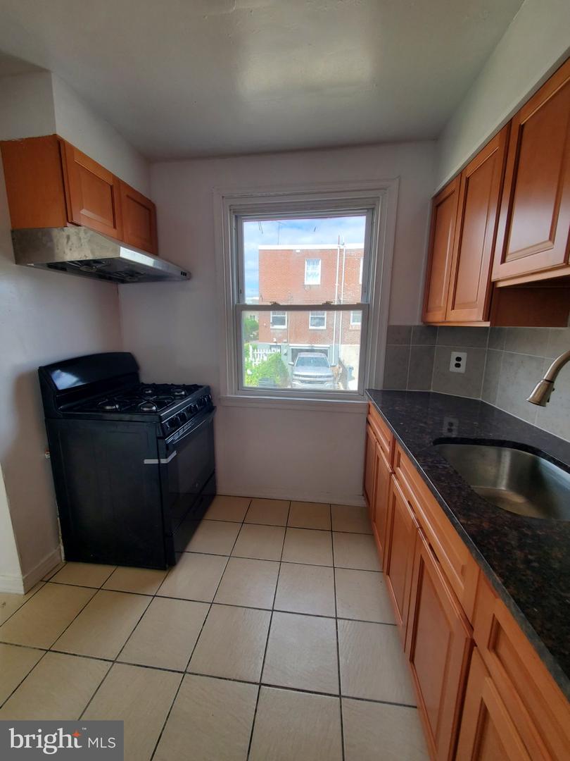 1141 Kerper St Property Photo 23