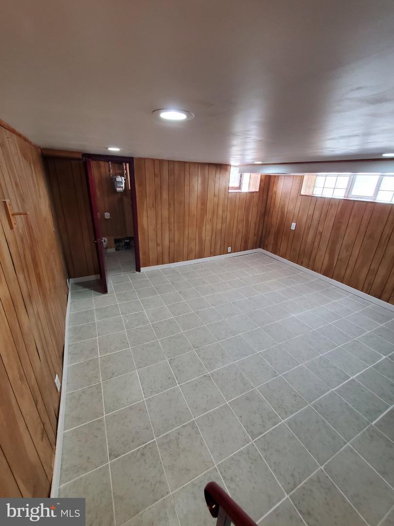 1141 Kerper St Property Photo 31