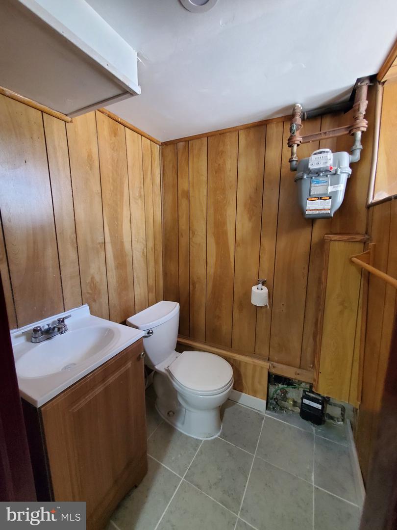 1141 Kerper St Property Photo 32