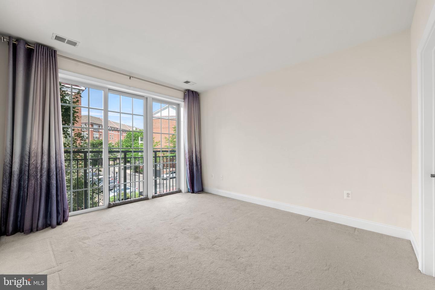 700 Commodore Ct #2727 Property Photo 10