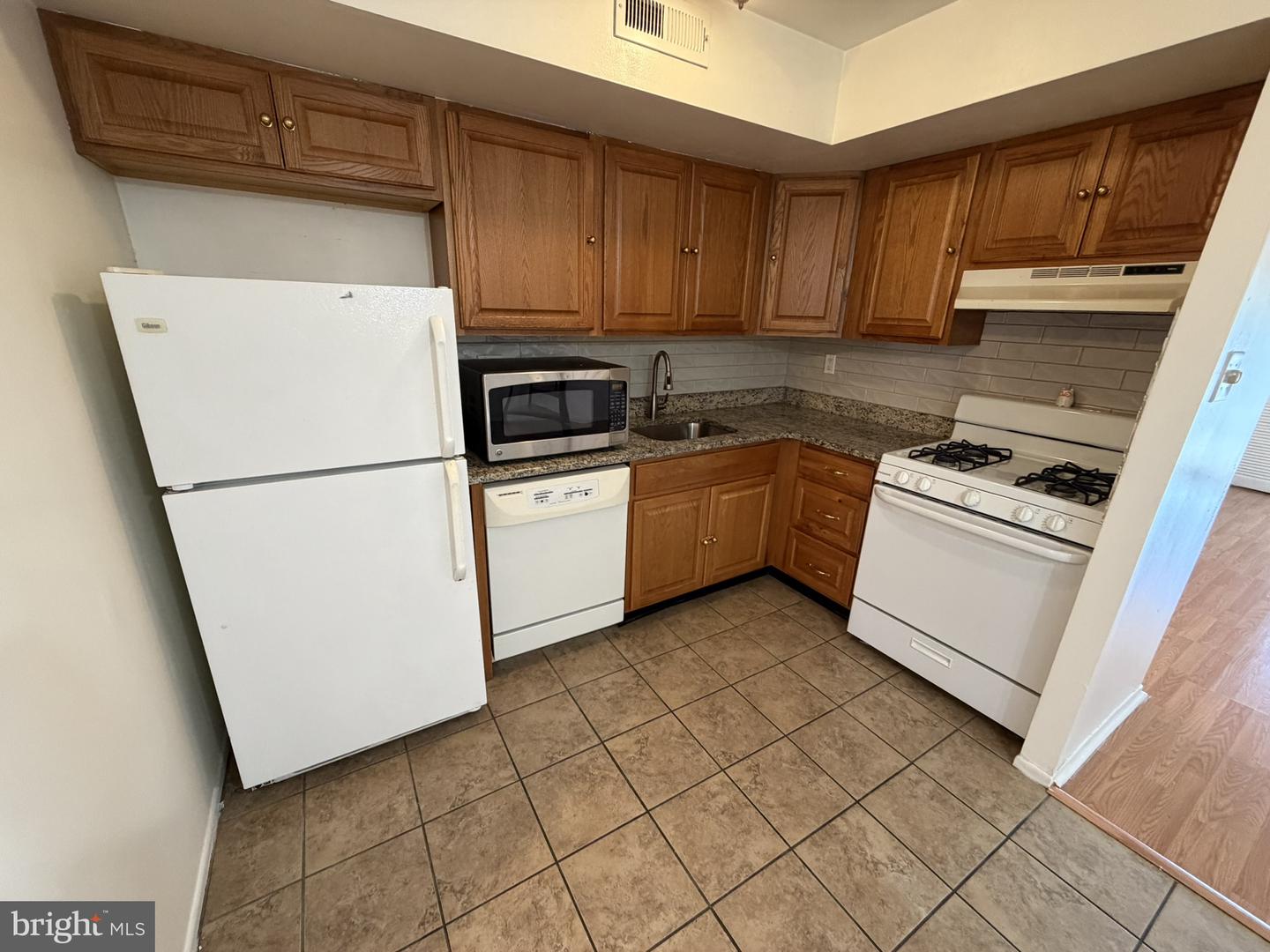 7751 Oxford Ave #2 Property Photo 6