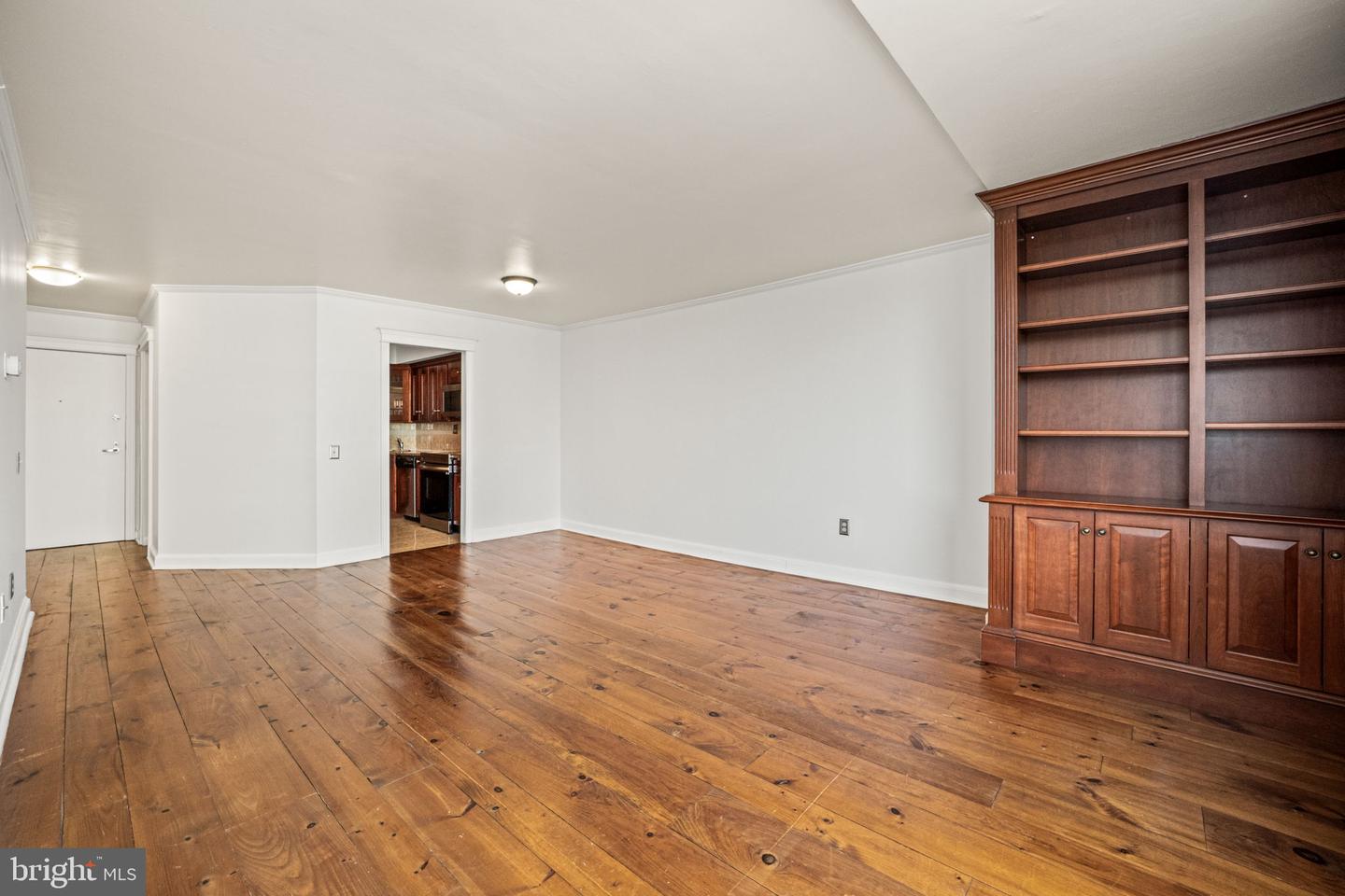241 S 6th St #1106c Property Photo 17