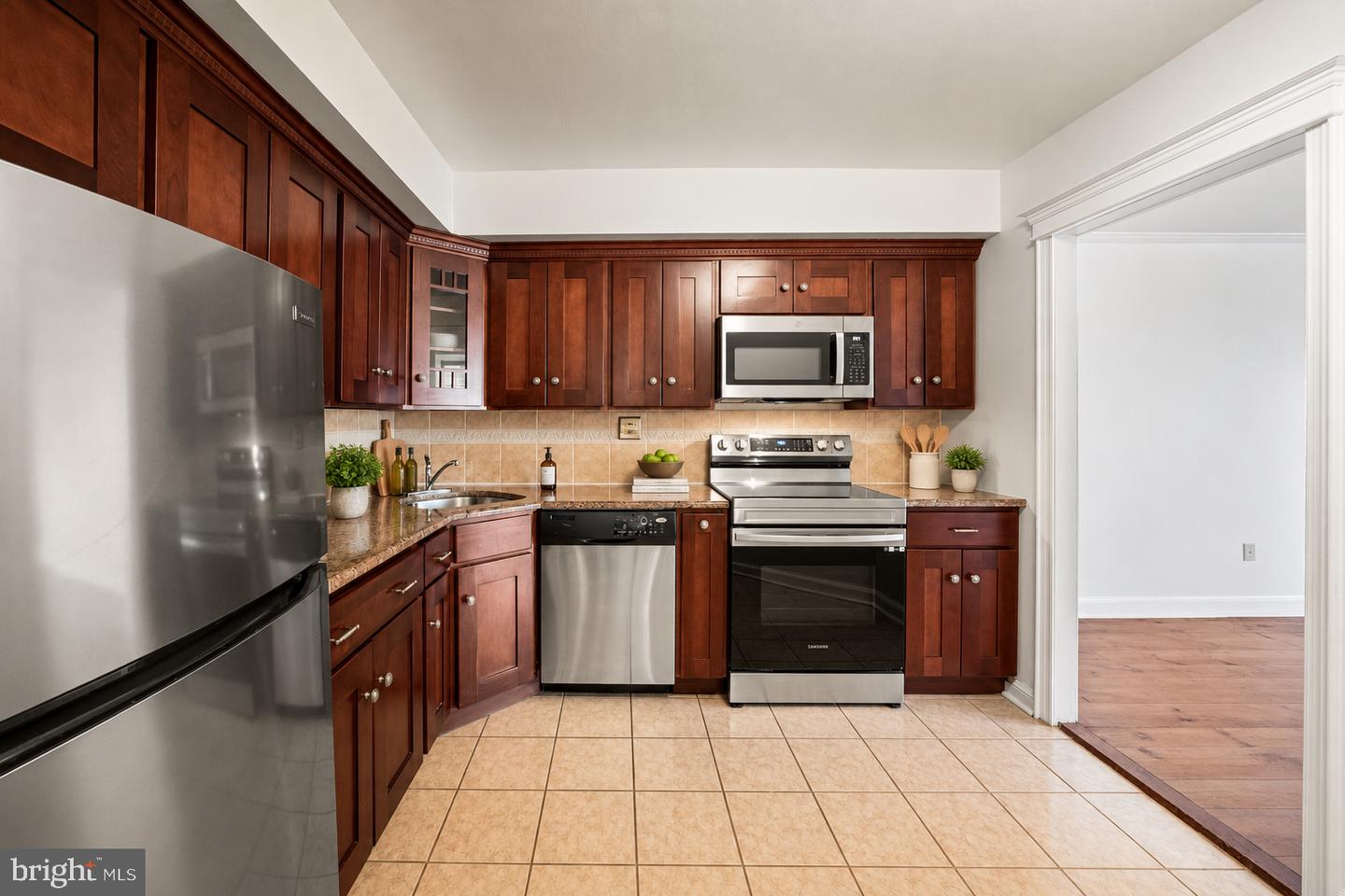 241 S 6th St #1106c Property Photo 23