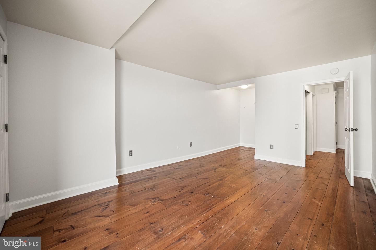 241 S 6th St #1106c Property Photo 31