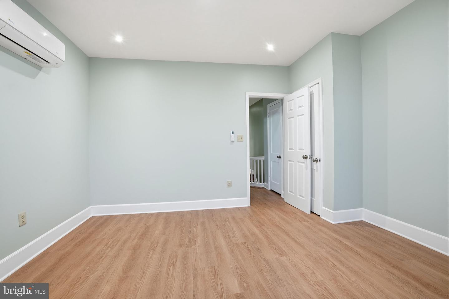 5604 2nd St Property Photo 5