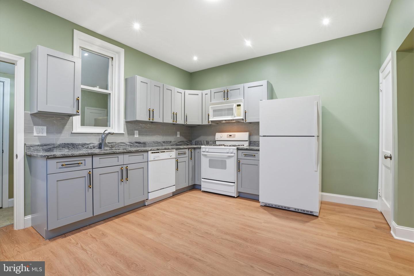 5604 2nd St Property Photo 19