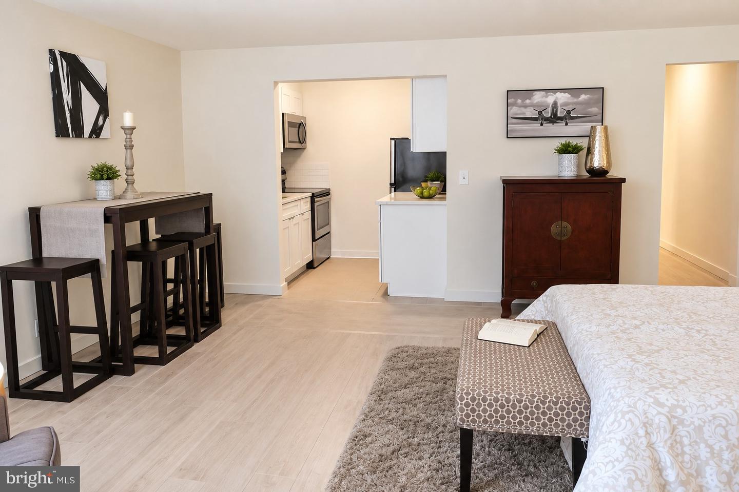 224-30 W Rittenhouse Sq #2803 Property Photo 2