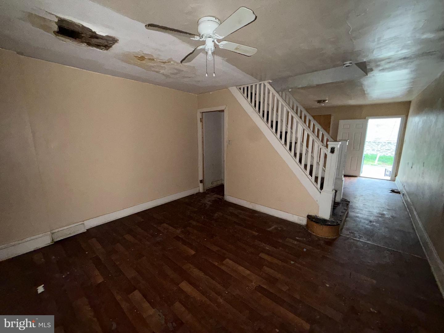 6258 N Beechwood St Property Photo 6