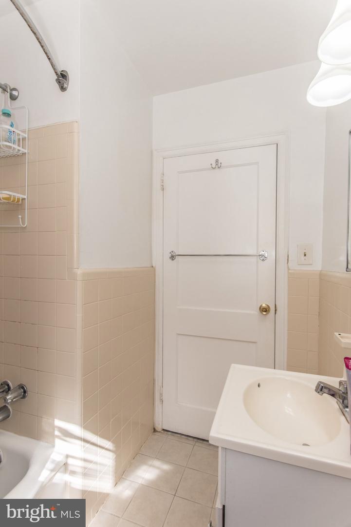 6353 Gillespie St Property Photo 25