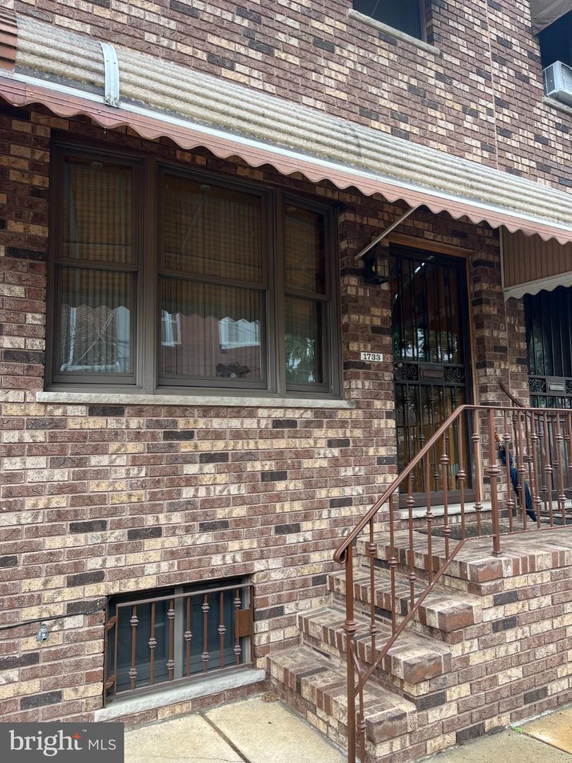 1733 BARBARA ST Property Photo 1