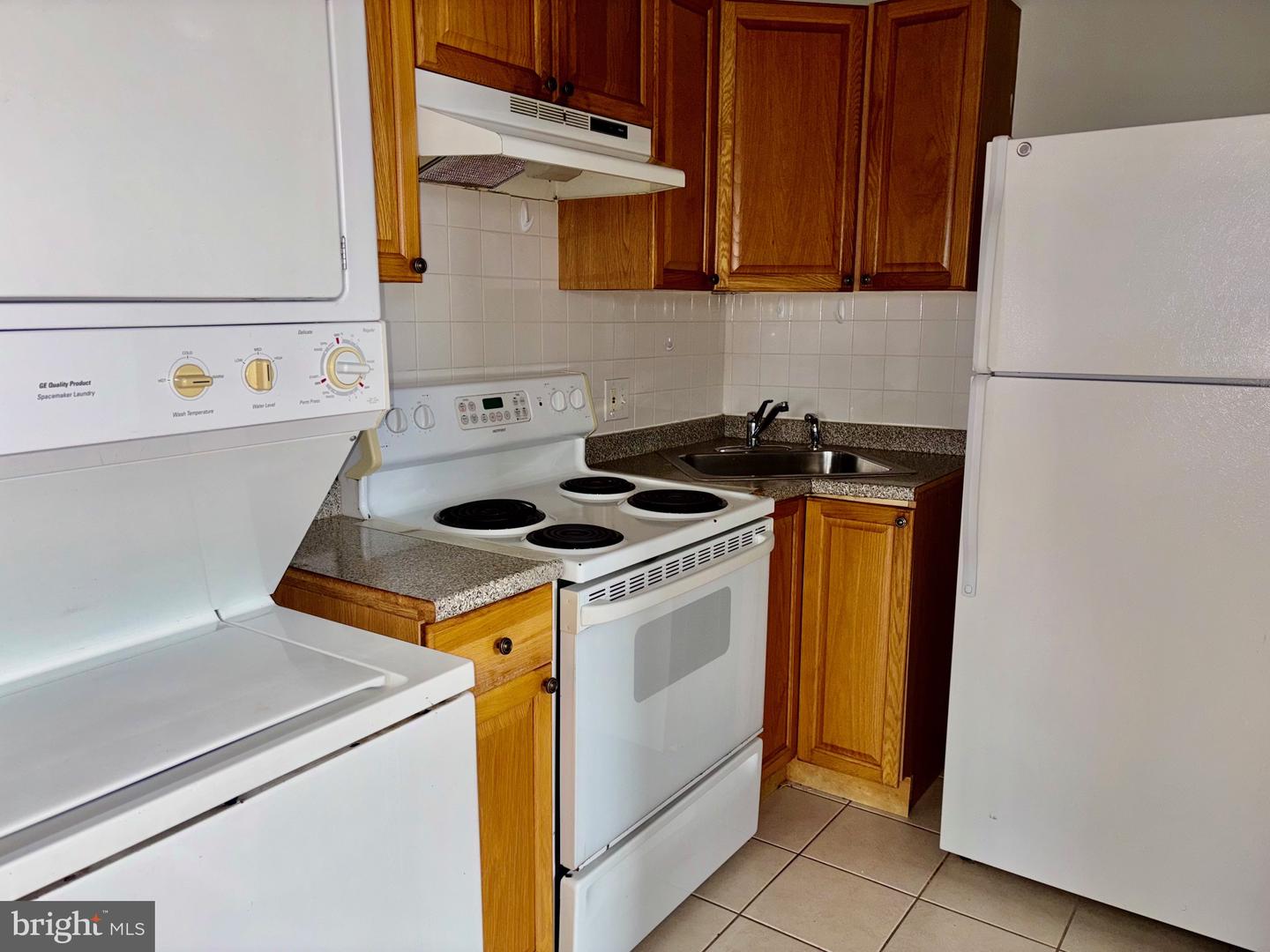 2635 E Lehigh Ave #3 Property Photo 3