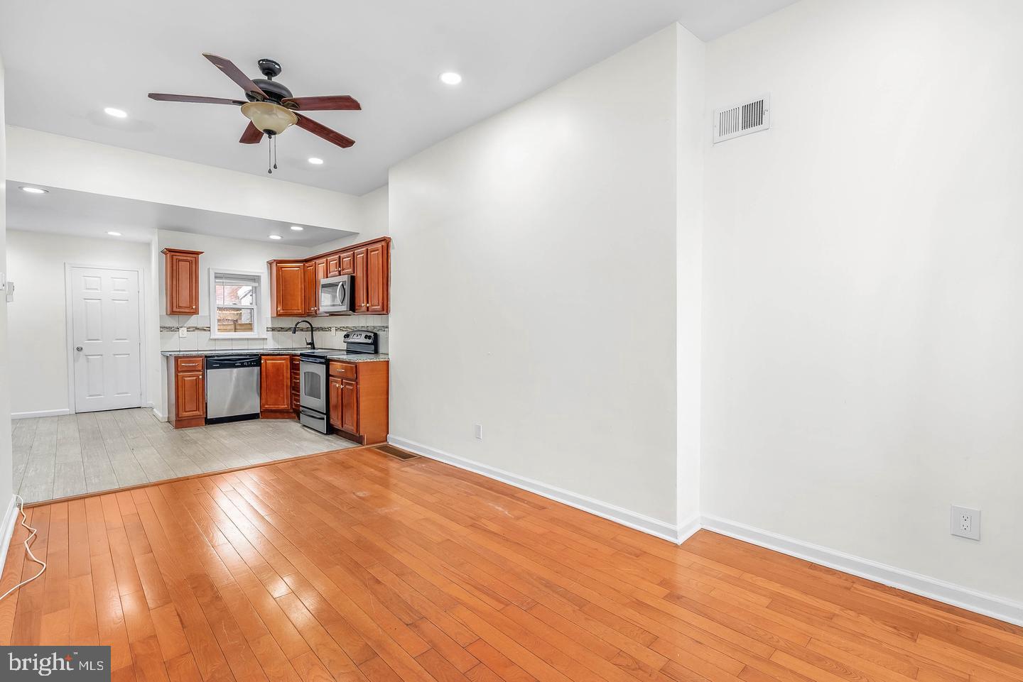 1504 Brown St Property Photo 4