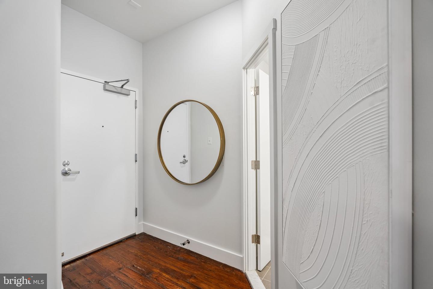 8-10 S Letitia St #301 Property Photo 4