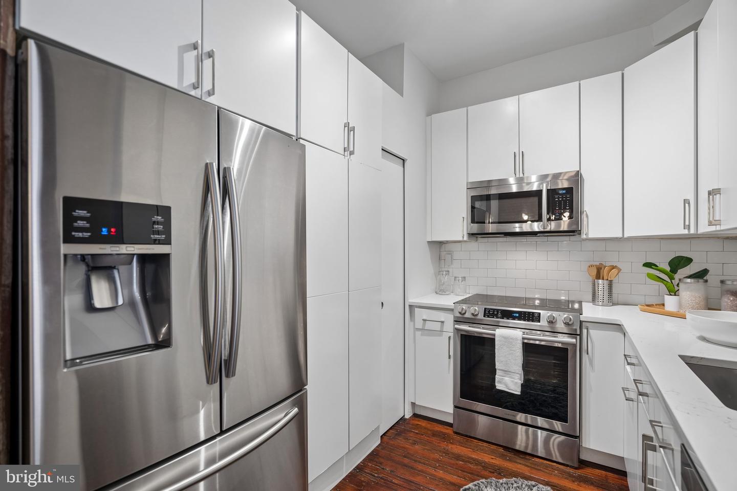 8-10 S Letitia St #301 Property Photo 15