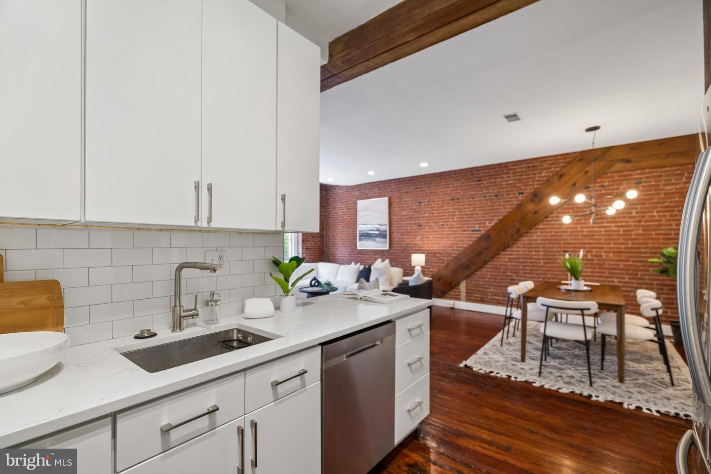 8-10 S Letitia St #301 Property Photo 19