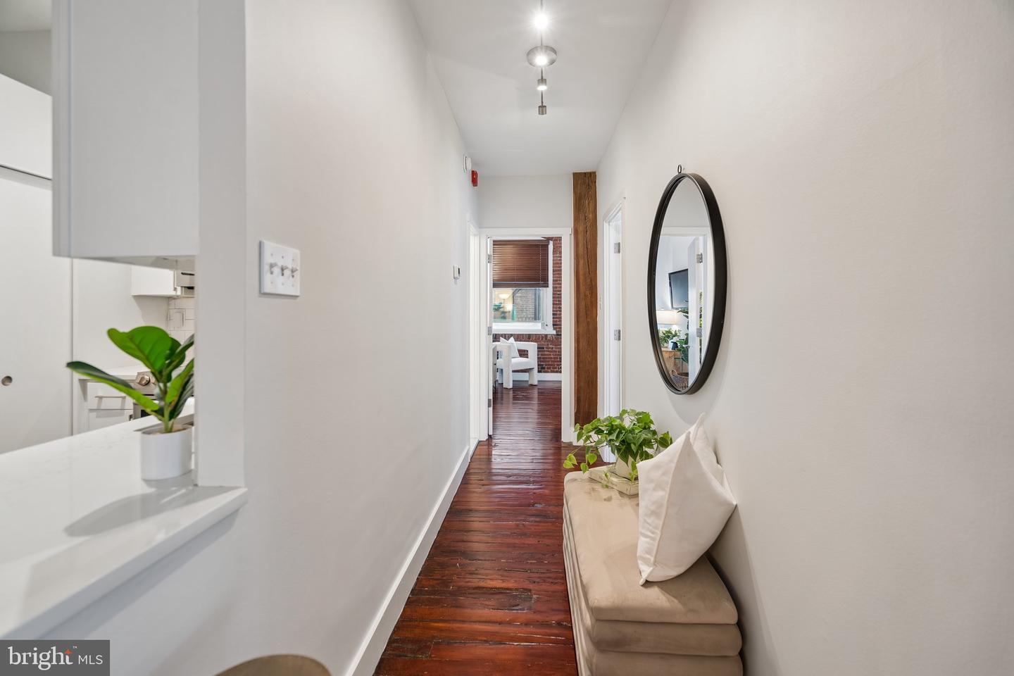 8-10 S Letitia St #301 Property Photo 21
