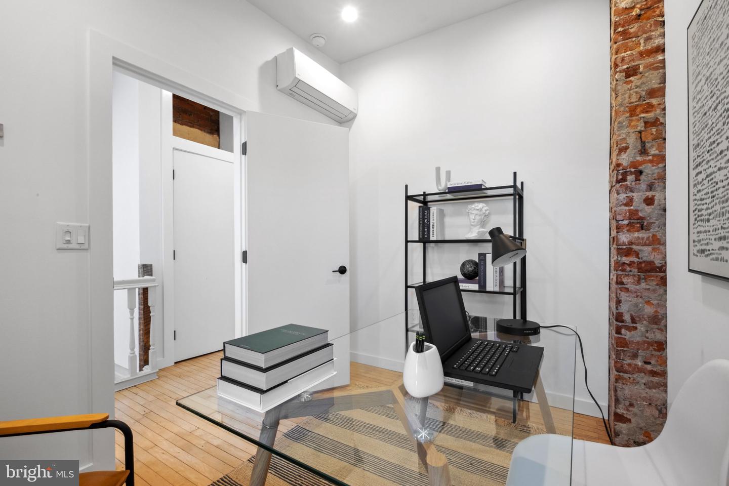 726 Catharine St Property Photo 42