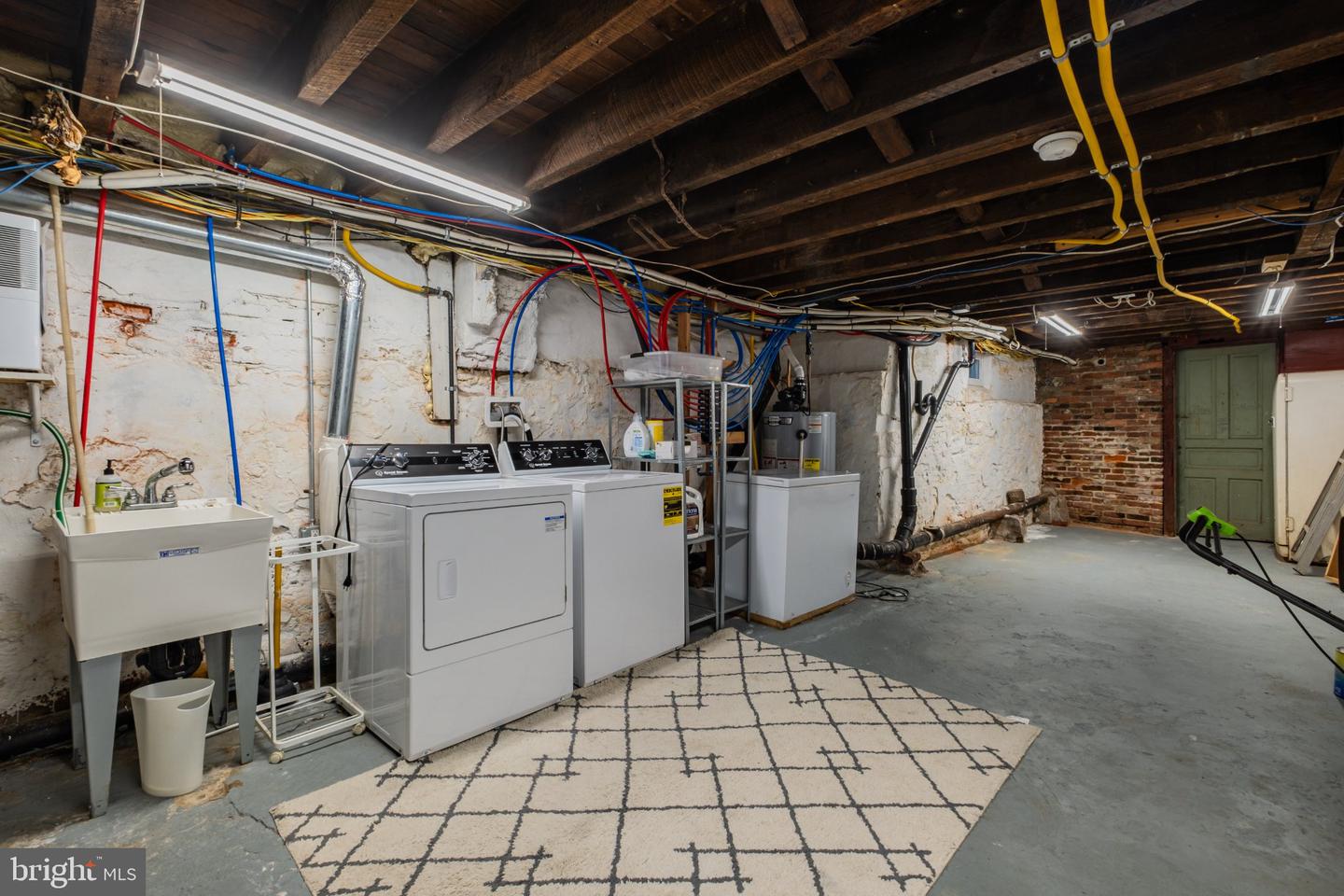 726 Catharine St Property Photo 47