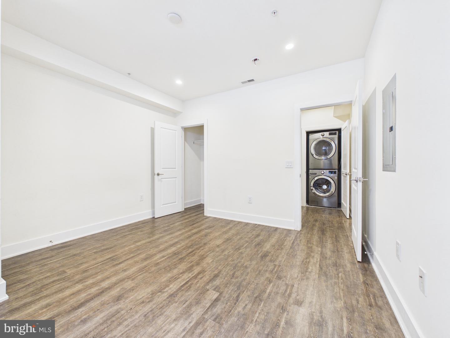 1647 E Eyre St #3 Property Photo 15