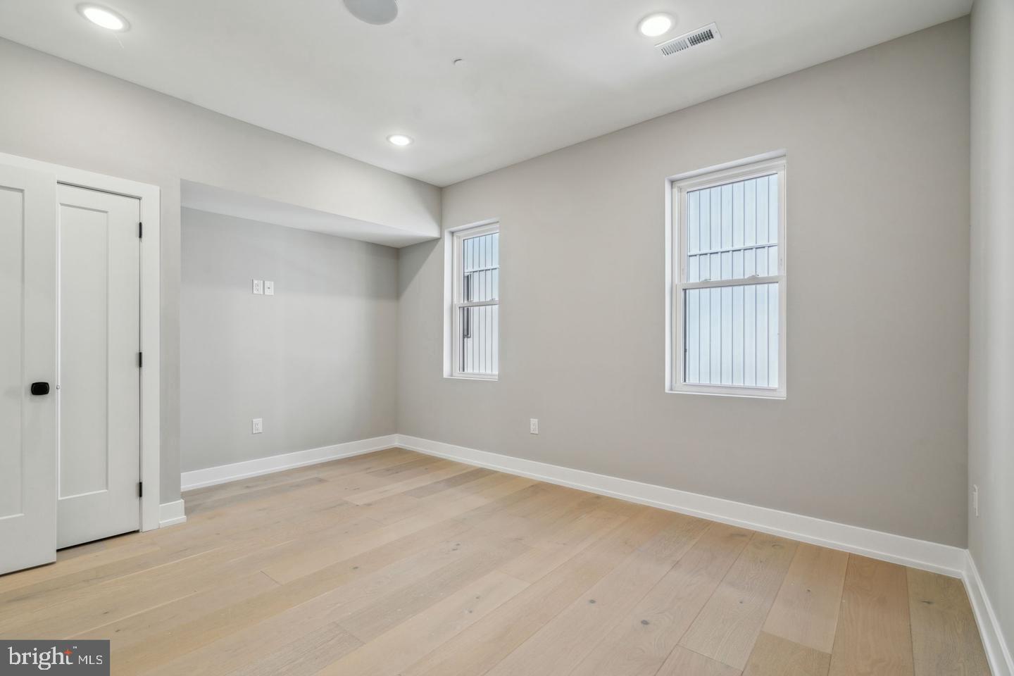 1440 S Front St Property Photo 33