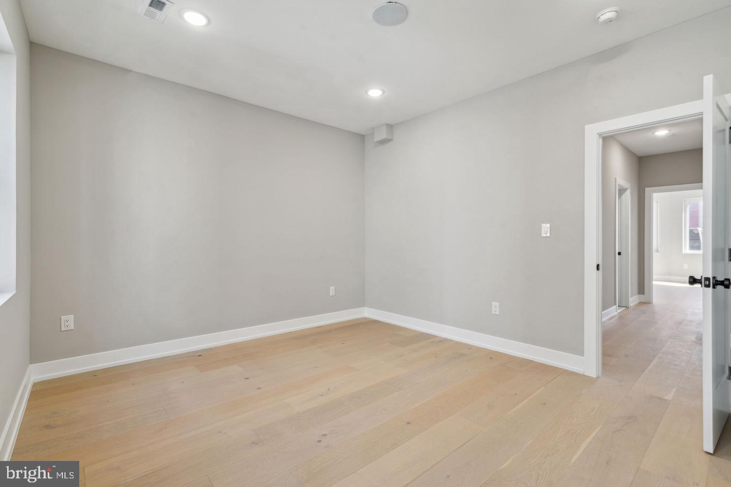 1440 S Front St Property Photo 35