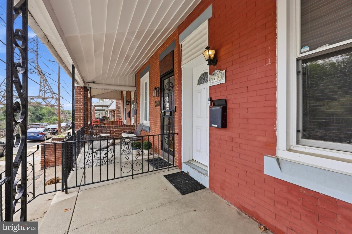 3423 Cresson St Property Photo 2