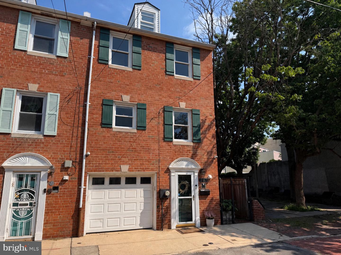 217 Manton St Property Photo 1