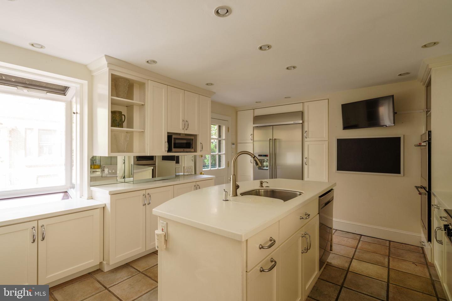 1835 Delancey Pl Property Photo 20