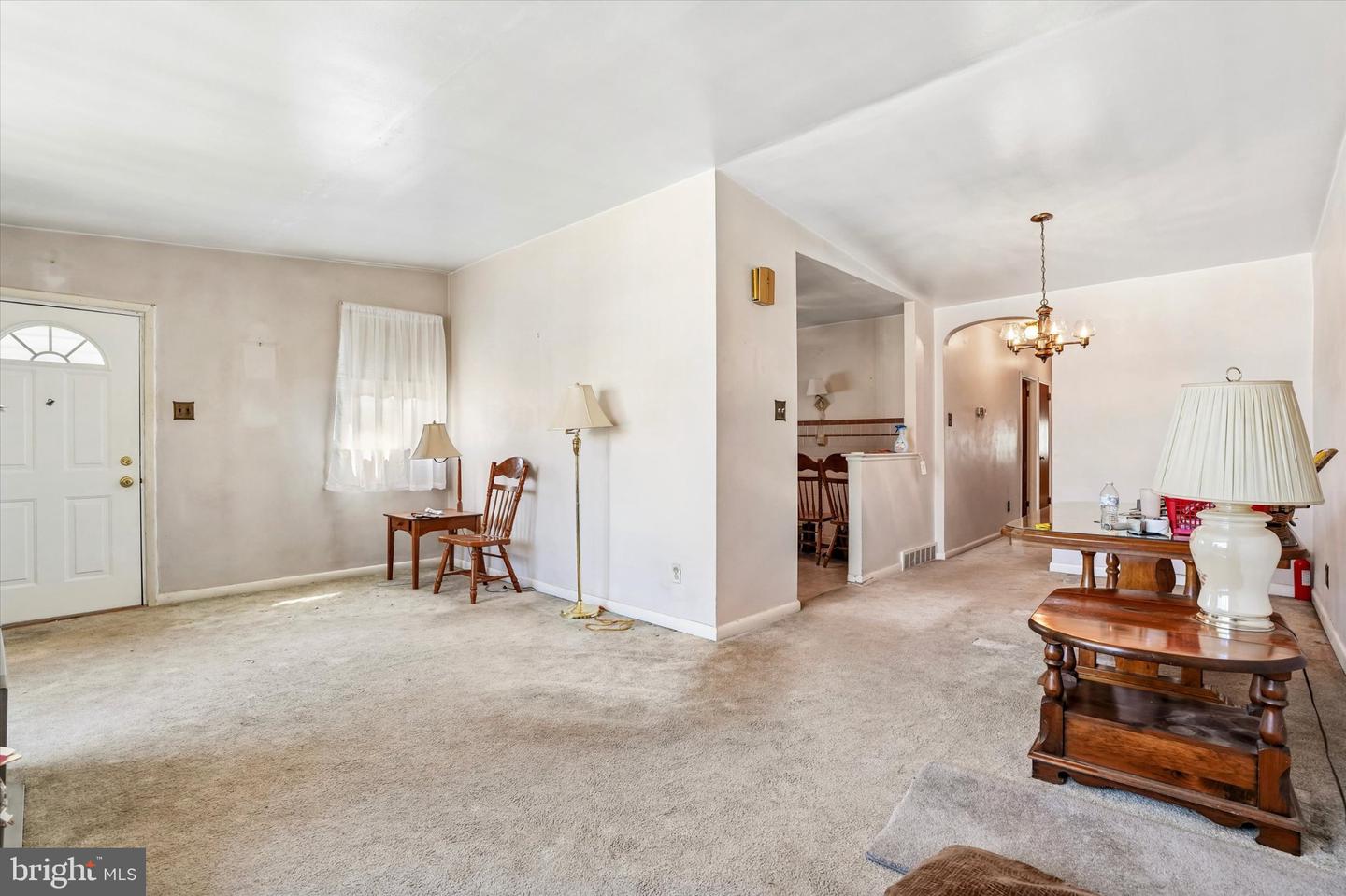 8207 Narvon Property Photo 4