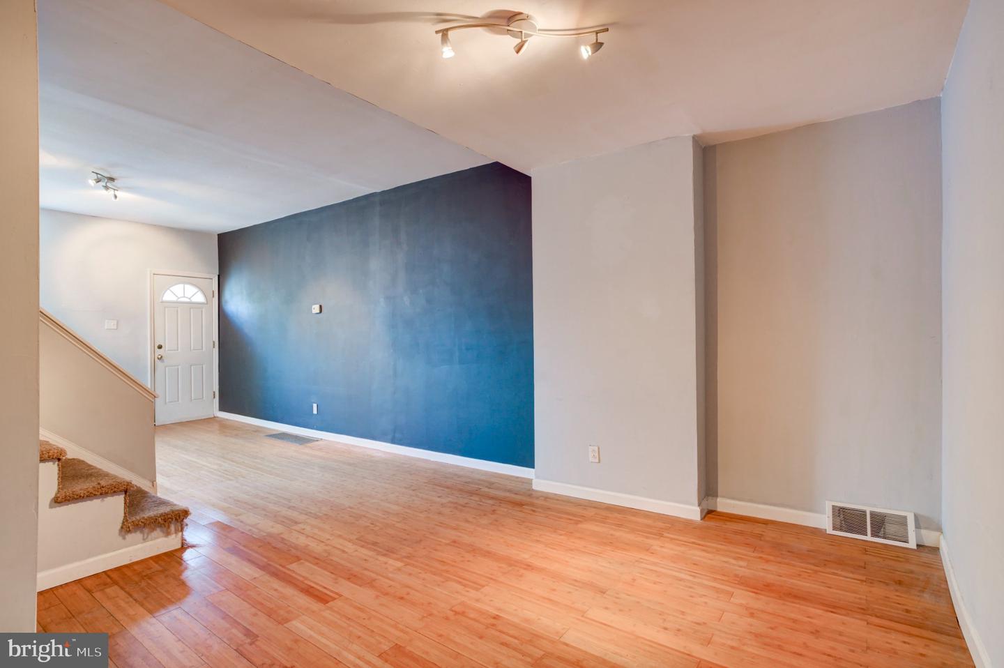 351 W Master St Property Photo 6