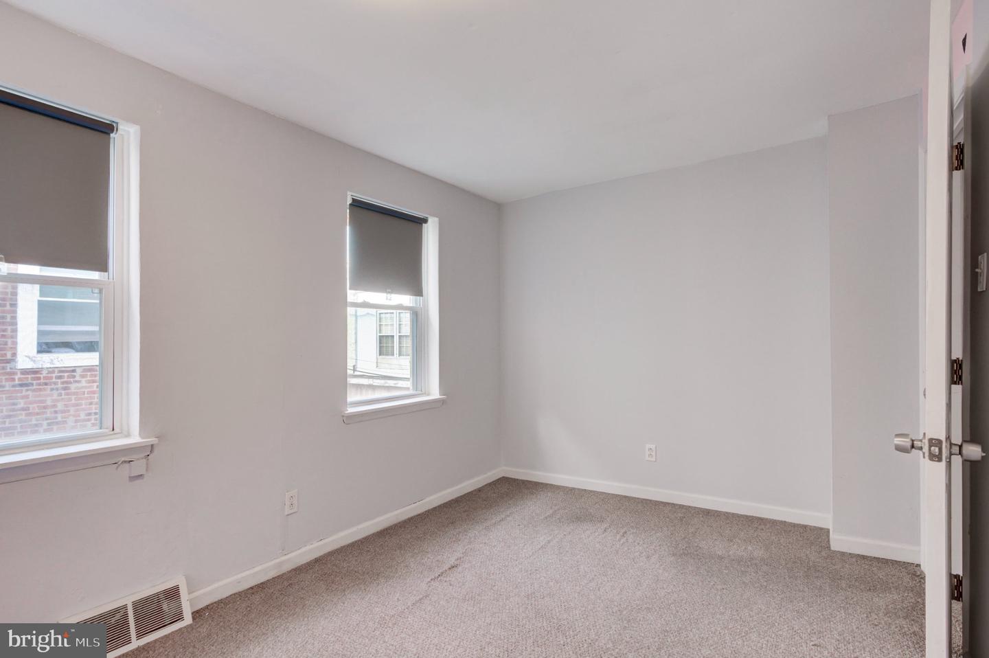 351 W Master St Property Photo 27