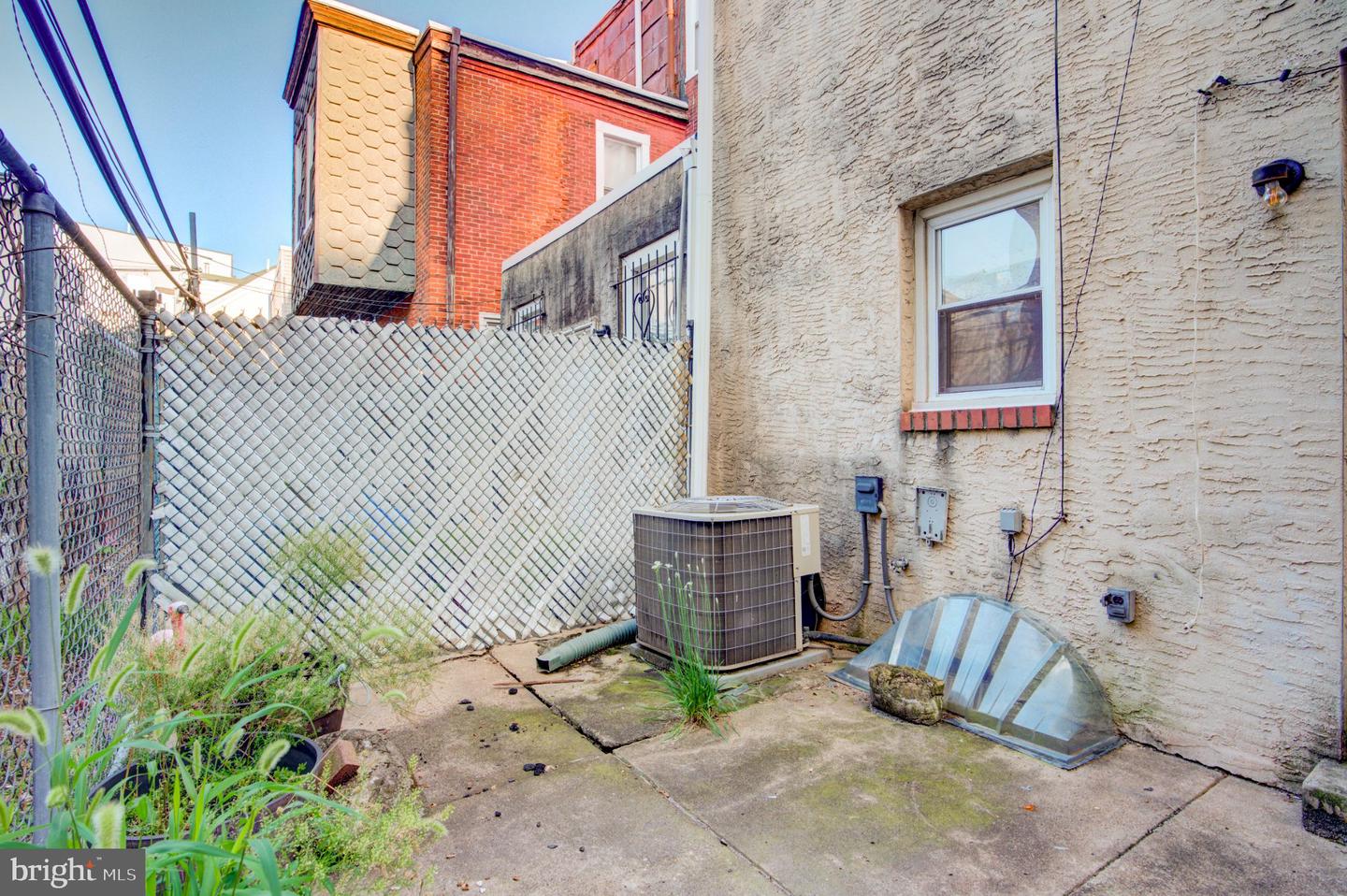 351 W Master St Property Photo 36