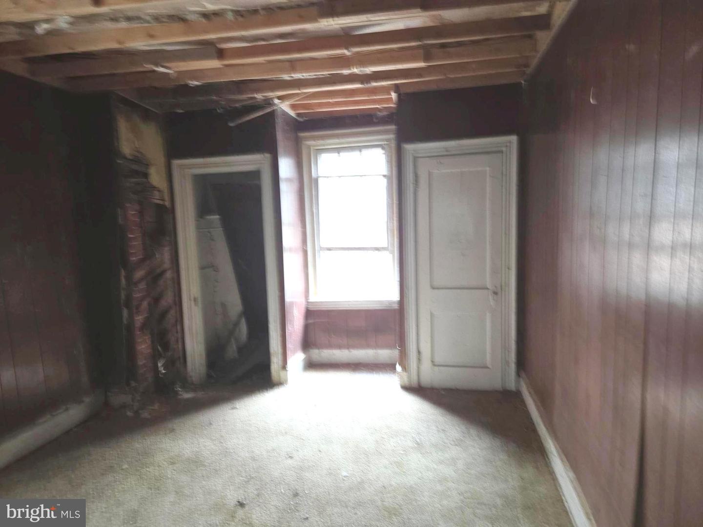 211 S 49th St Property Photo 12