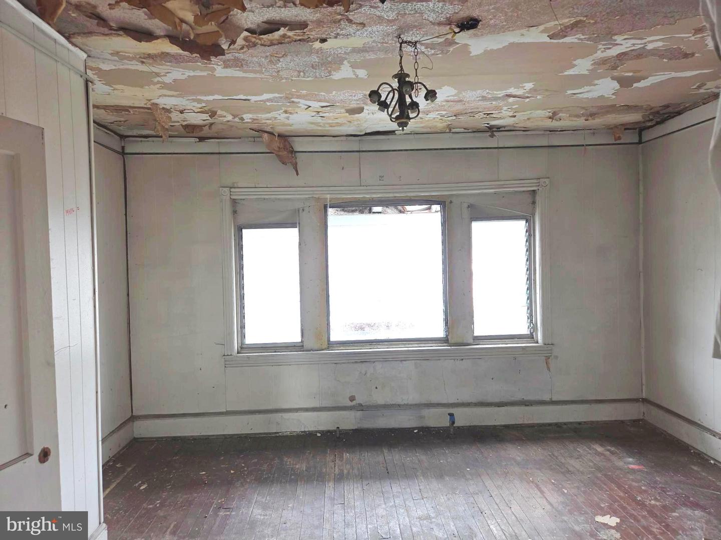 211 S 49th St Property Photo 13
