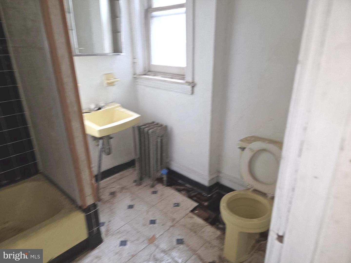211 S 49th St Property Photo 15