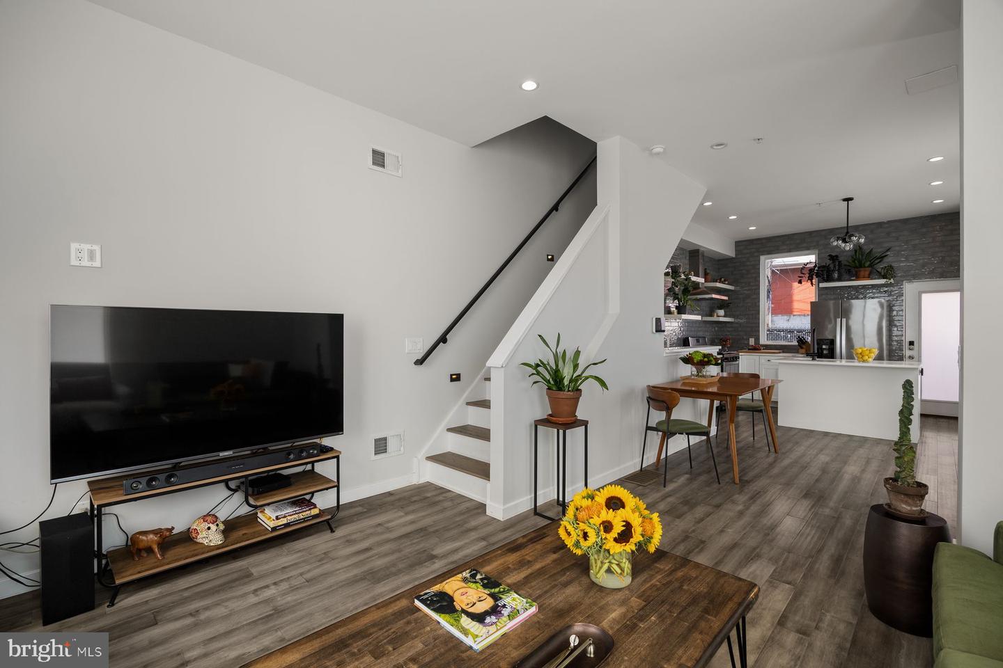 1501 N Hollywood St Property Photo 12