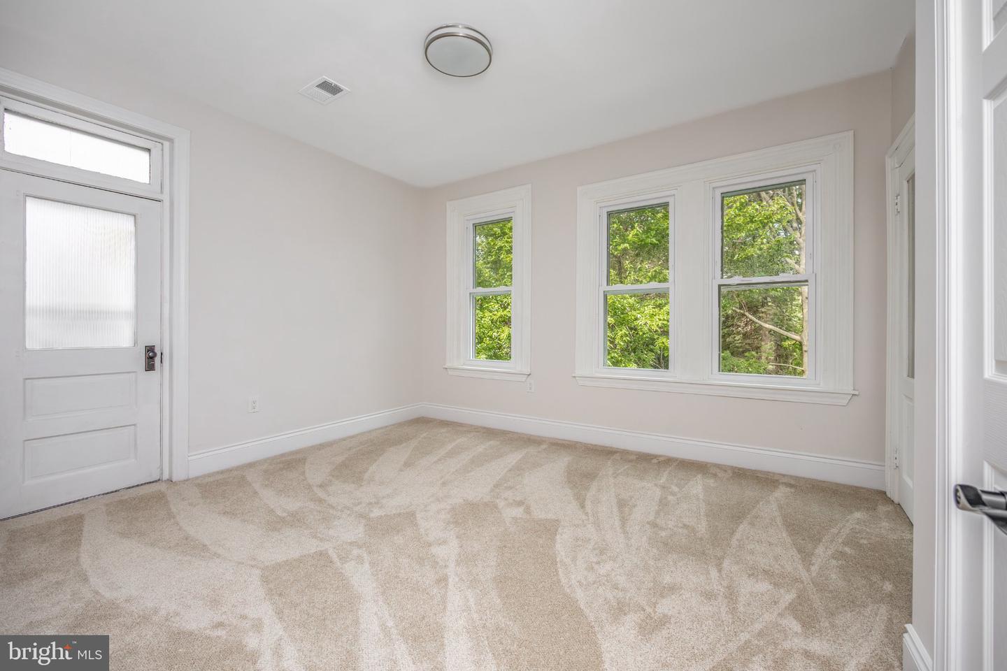 245 Hansberry St Property Photo 22