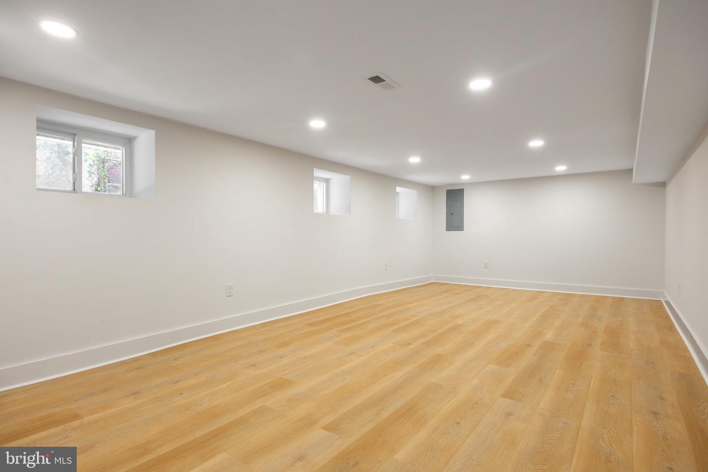 245 Hansberry St Property Photo 31