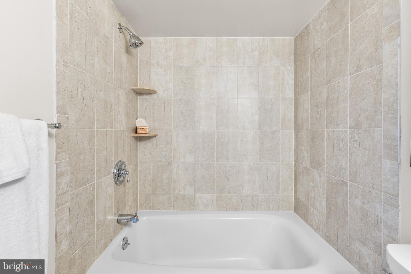 2201 Cherry St #902 And P6 Property Photo 17