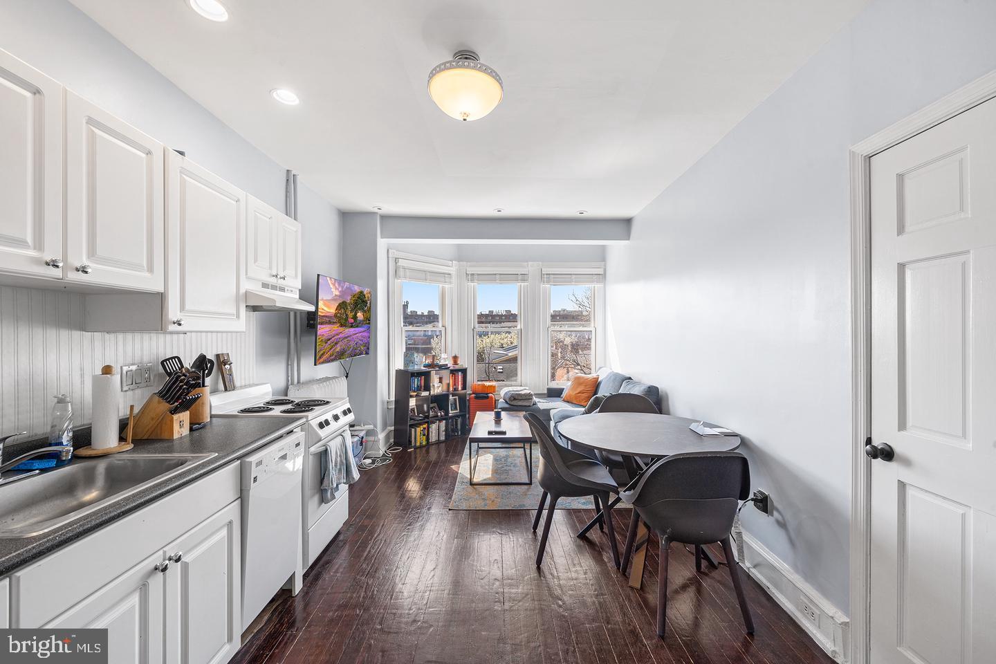 231 Pine St #4f Property Photo 8