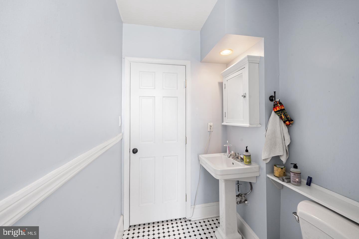 231 Pine St #4f Property Photo 16