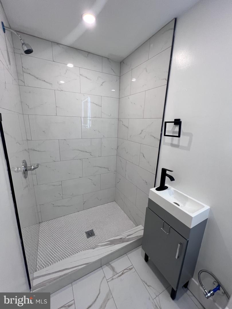 647 N 16th St #1 Property Photo 11