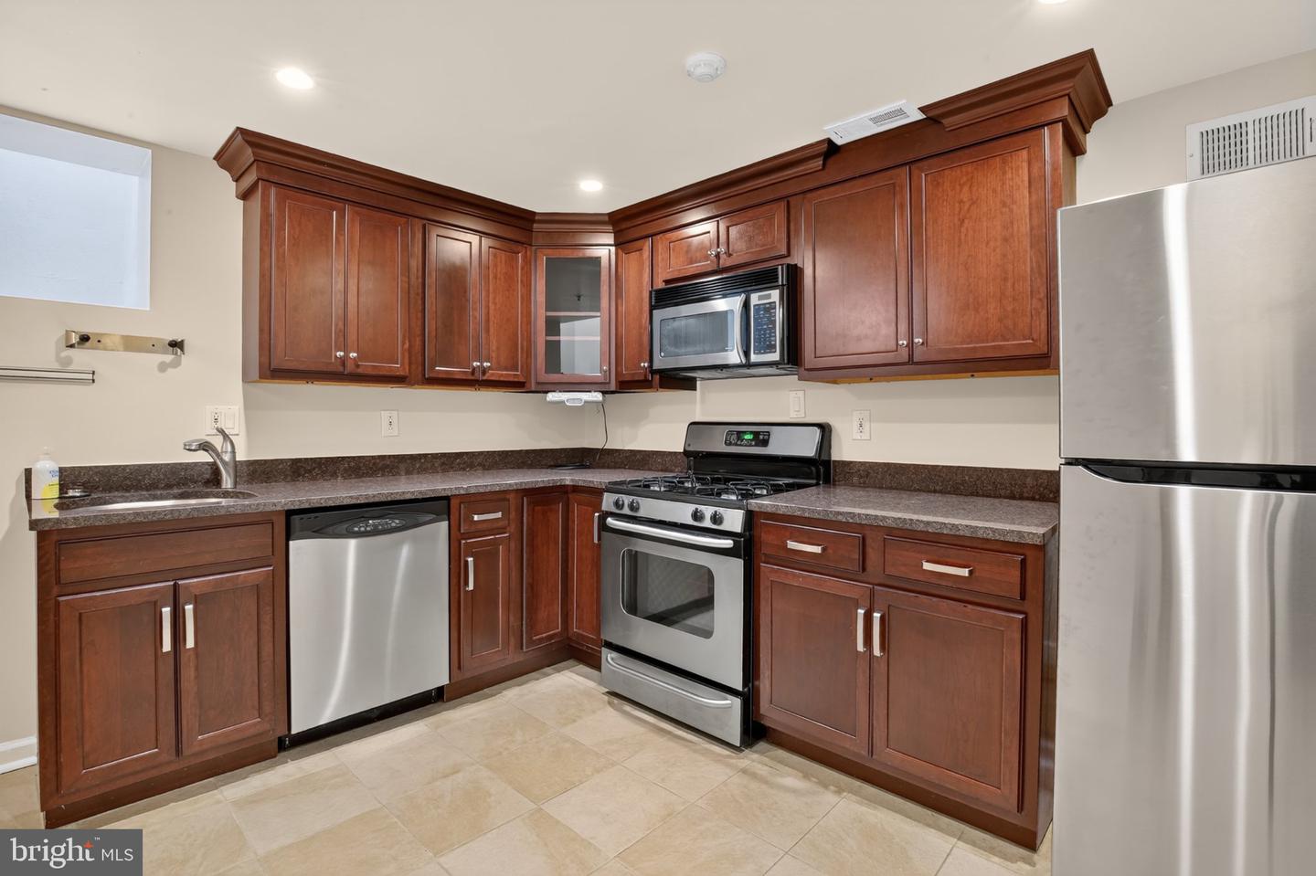 1027-31 N 4th St #v Property Photo 8