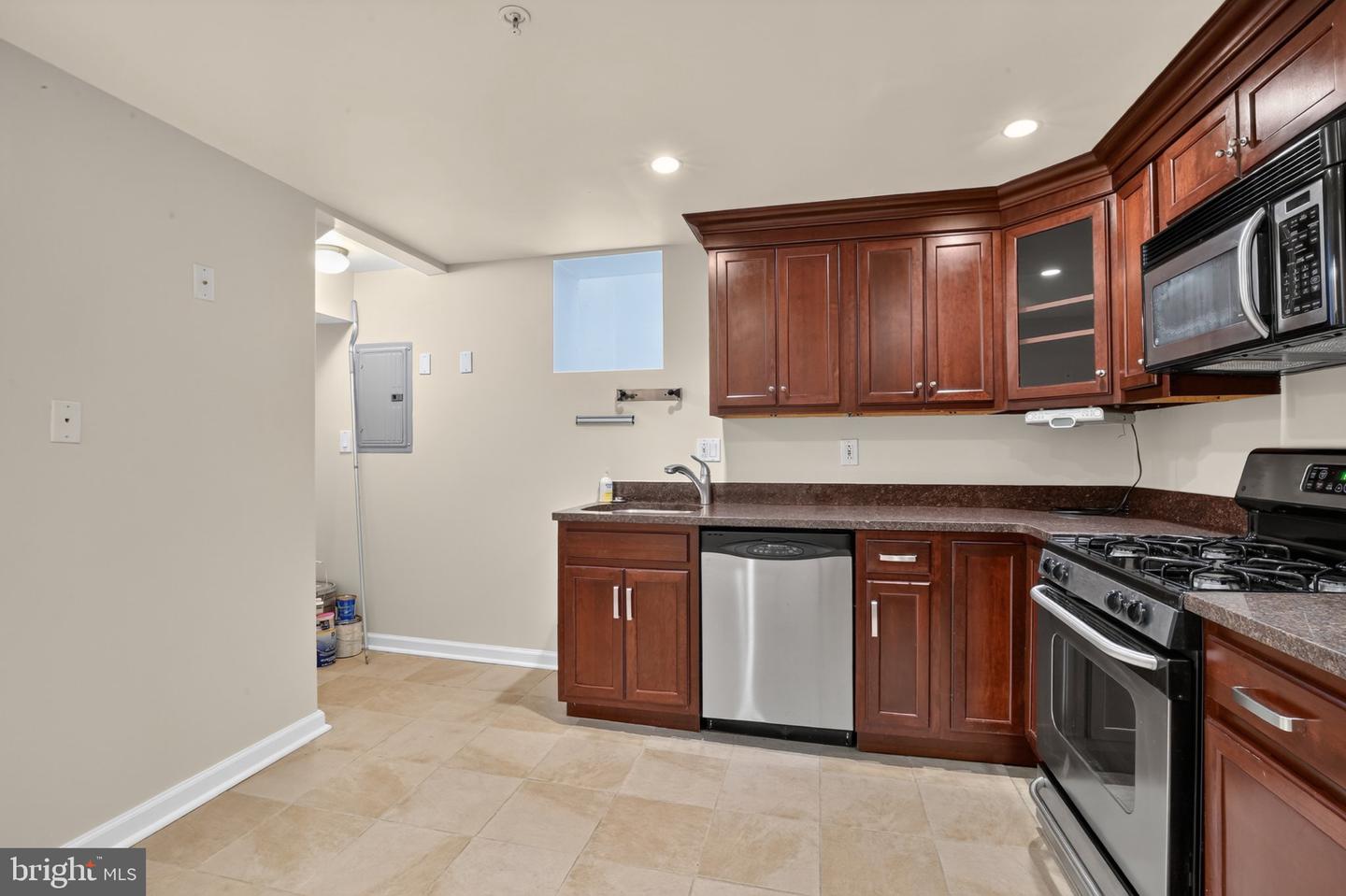 1027-31 N 4th St #v Property Photo 9