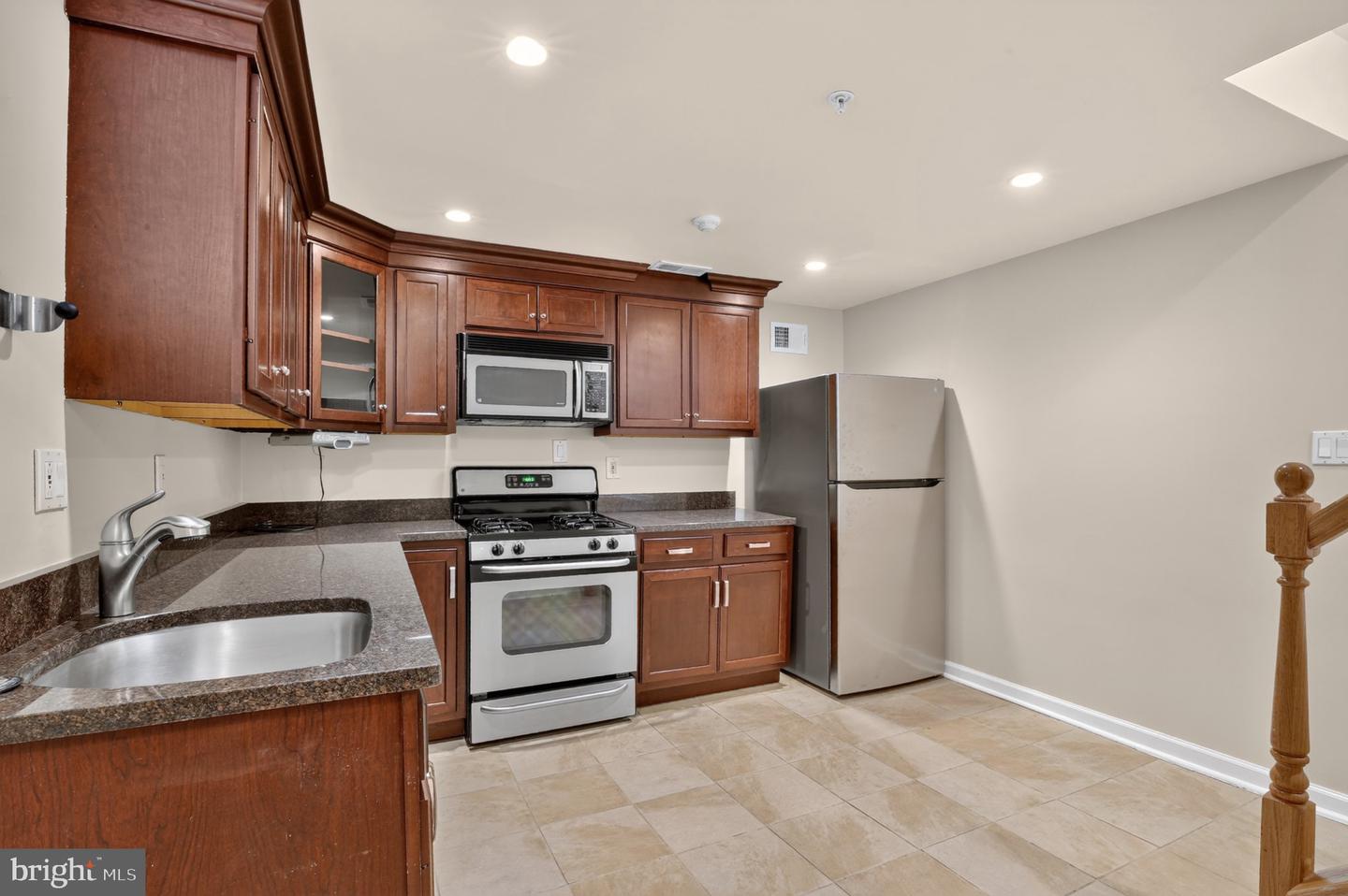 1027-31 N 4th St #v Property Photo 10