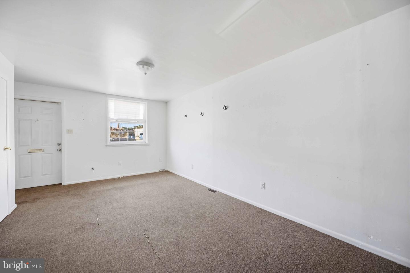 2020 Newcomb St Property Photo 5