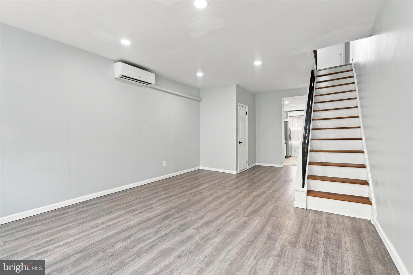 345 Winton St Property Photo 2